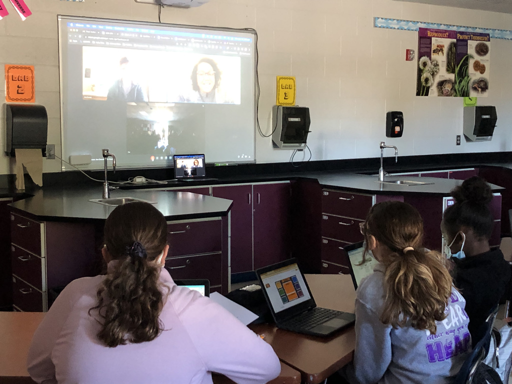ArkCityMiddle's tweet image. Mrs. Neises' 3rd hr science class had a FlashChat through DreamWakers this morning. Ann Dvoark answered students' questions. Ann works for the Sustainable Ranching Initiative at the World Wildlife Fund in Nebraska focuses on conserving the grassland prairies. @dream_wakers