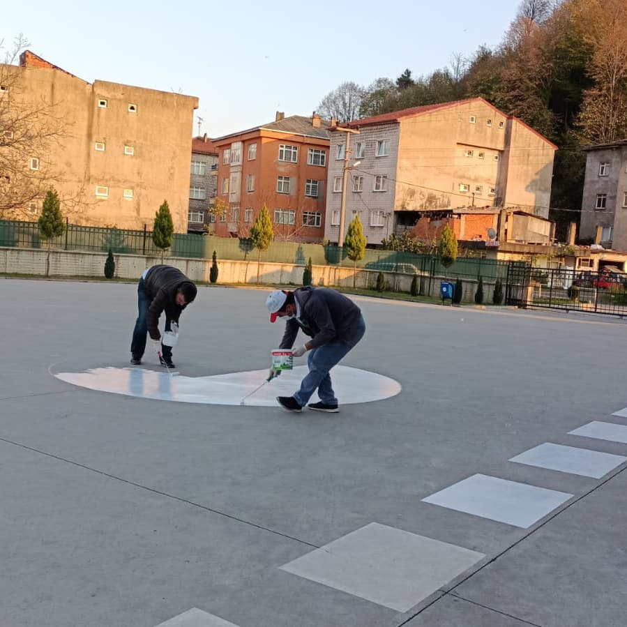 kdz_Kavaklikilk's tweet photo. Kütüphanemizin boya temizlik işi tamam yarın kitaplarımıza kavuşuyoruz...
Bahçe oyunları çizim işi öğrencilerimize söz verdiğimiz şekilde ilerliyor...Yavaş emin adımlarla...Bizi yalnız bırakmayan kıymetli öğretmenimiz Mehmet UÇAR a çok teşekkür ederiz... https://t.co/FItChBEJEb