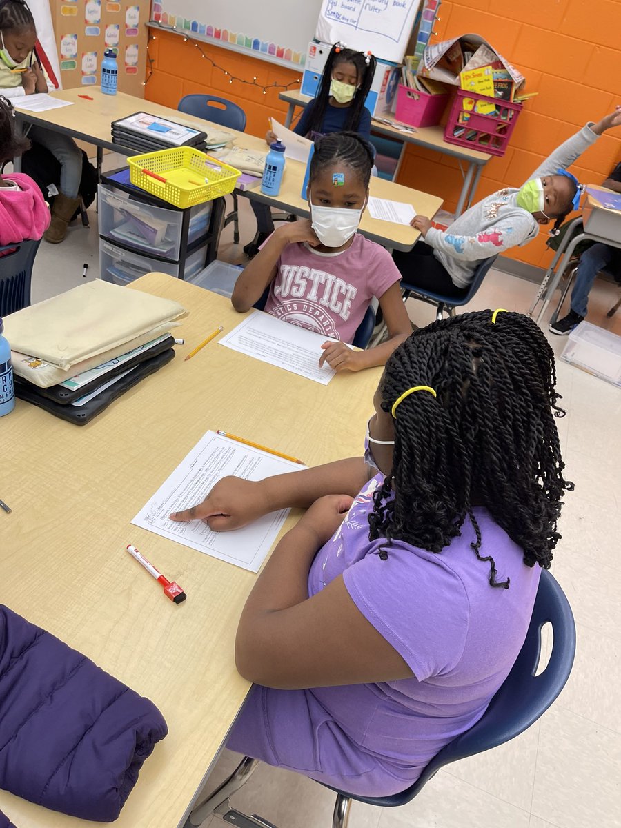 DeseriaWalker's tweet photo. FUNdations Demonstration Visit @APSHAES went a little something like this on today! Second Grade implementing FUNdations! #NewConcepts #TrickWords #SkyWriting @DioneDSimon https://t.co/RH5KGngkGn
