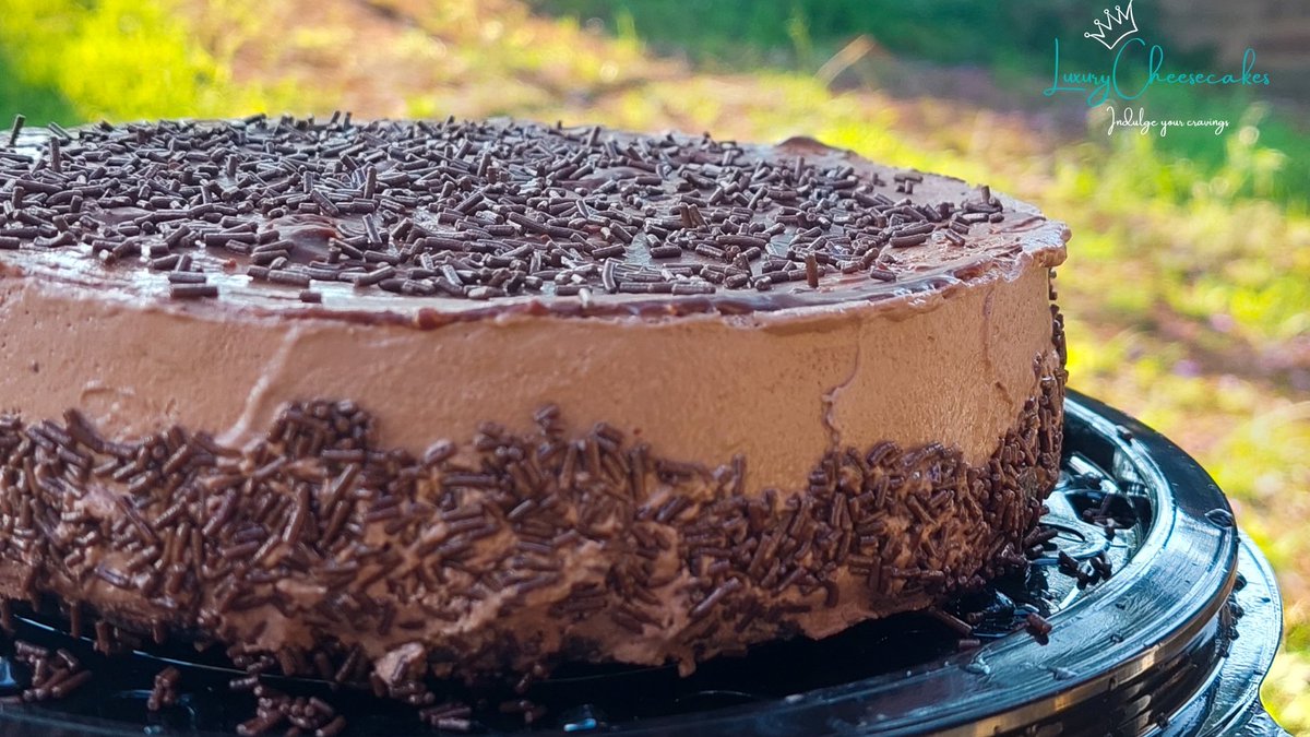 luxcheesecakes's tweet photo. Chocolate Cheesecake ready to go. Can be picked up in Mbabane between 8-10am or after 5pm tomorrow. E200. #TiniTwitter https://t.co/aLEsuhW42A