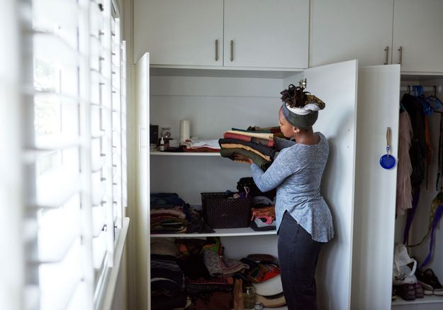 #EconomieCirculaire Pour lutter contre la surconsommation et le gaspillage, les services de location se multiplient. <a href="/LesCachotieres/">Les Cachotières</a> mises en valeur dans <a href="/ELLEfrance/">ELLE</a> pour louer une robe, un chemisier ou une tenue d'exception
#ModeDurable #FashionTech  elle.fr/Societe/News/D…