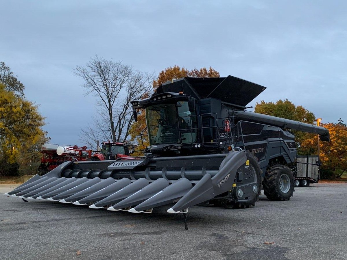 OhioStatePA's tweet photo. #harvest21 continues for various #precisionag projects. Going into the stealth mode to finish put some #eFields projects. @Fendt_NA #agtech #FendtPowered https://t.co/g9oXo5roSc
