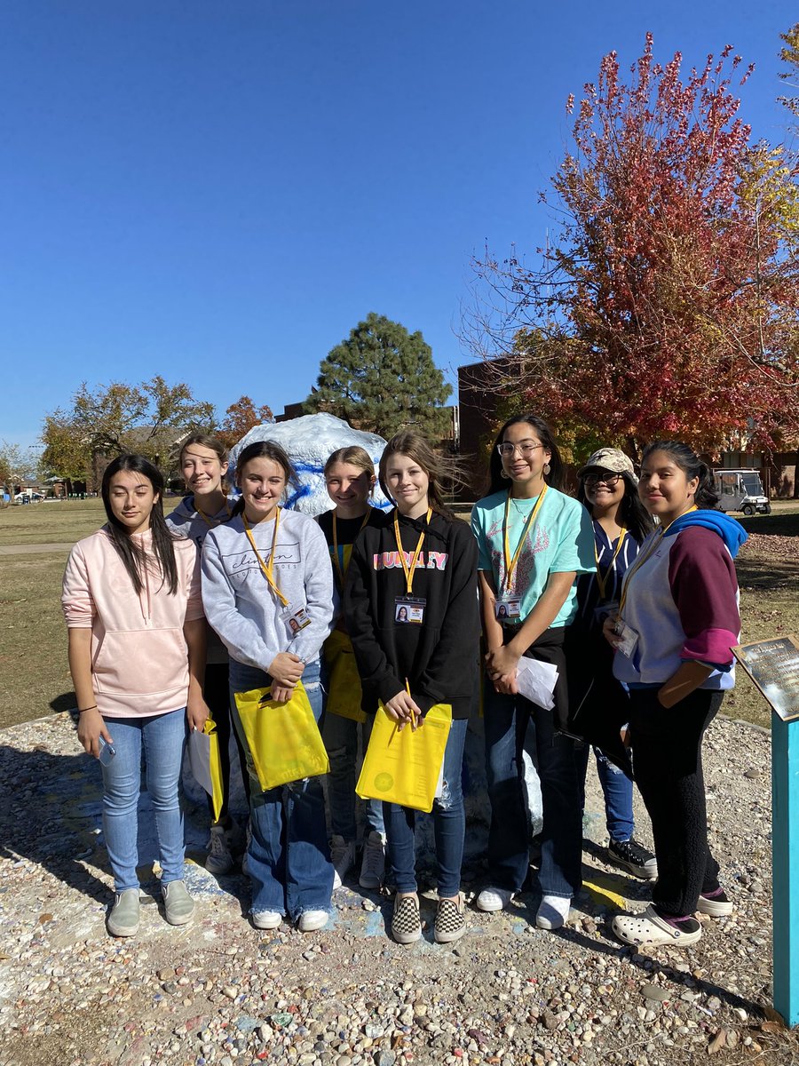 StephRenee40's tweet photo. Another beautiful day at UCO!  These girls were fantastic company #cpsreds #chsok https://t.co/xDFqRfipkQ