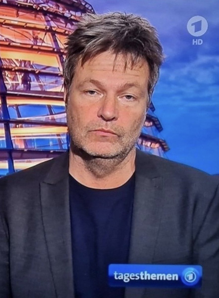 Tom tweet media