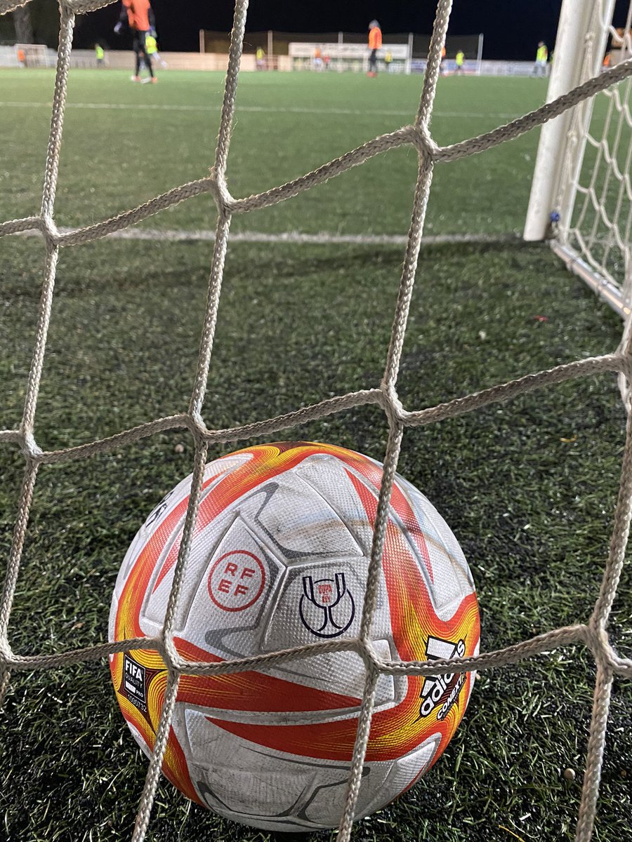 Mora_CF's tweet photo. 🏋️ Último entrenamiento

Preparados
Motivados
Ilusionados

Vamos equipo! Vamos Mora! 💪

#somosMoraCF🤍 #CopaDelRey #LaCopaMola 

Ilusión por la Copa https://t.co/RetPG8gE9n