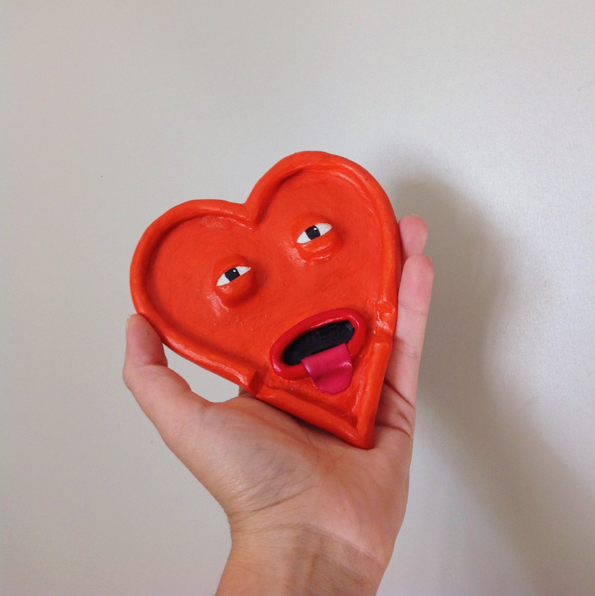 _solart__'s tweet photo. ❤️H E A R T ❤️

Cenicero de corazón 

📩Pedidos x DM

🛑VENDIDO🛑 si te gustaría adquirir el mismo diseño mándame un mensaje y te cotizo

#ceniceros #art #arte #arcilla #consumelocal #leonguanajuato #clay #consumeleongto #artemexicano https://t.co/x0Kx8sjDIe