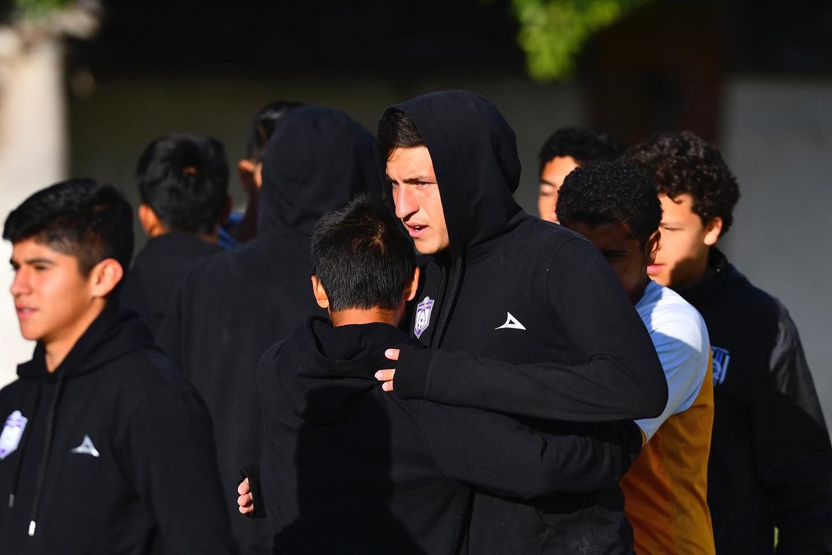 Hoy hicimos un ejercicio de Programación Neuro-Lingüística para el manejo de miedo a cargo de nuestro coach Héctor Castillo 🤝⚽️ <a href="/LigaTDP/">Liga TDP</a> <a href="/fabricadelexito/">Héctor Castillo</a>