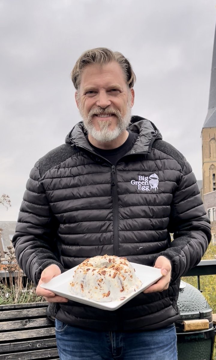 BigGreenEgg's tweet photo. Join #BGETeamGreen Member bbqbyrobert tomorrow at 9 AM ET as he takes over our Instagram account to cook his favorite Thanksgiving side. 

#BigGreenEgg #Takevoer https://t.co/NutJfrLLlA