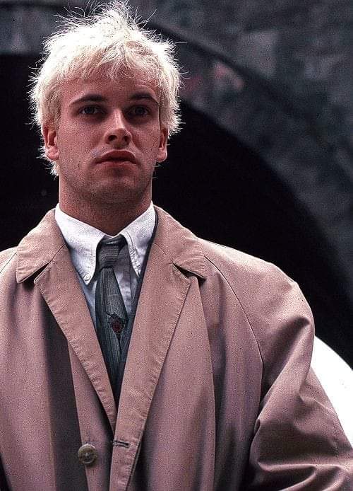 Happy Birthday Jonny Lee Miller.

Happy Birthday Sickboy. 
