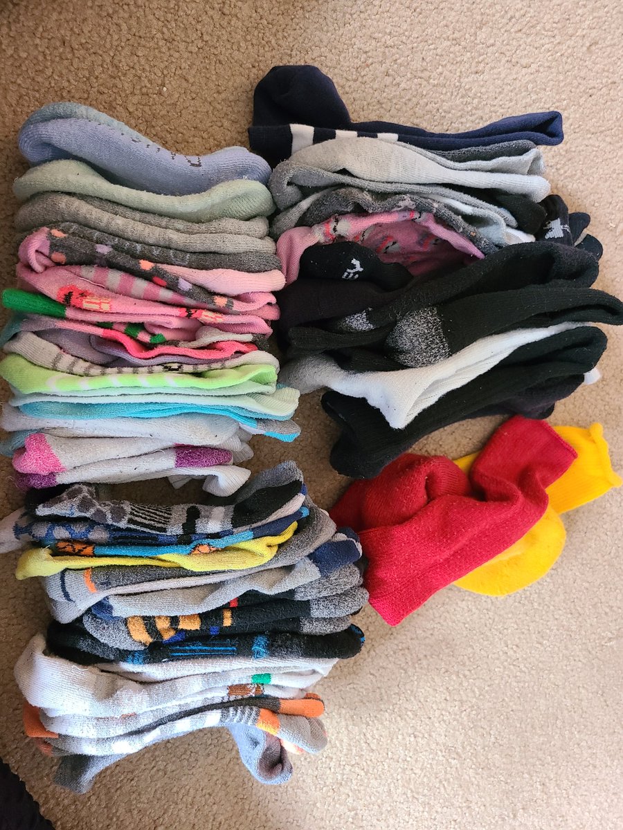 MandiKay06_'s tweet photo. Anyone else feel my pain?! All these are missing their match! All socks... Please tell me where tf do they go?! #streamermom #laundry #socks #dayoffstreaming #SupportSmallStreamers #sendhelp https://t.co/hlHxEiCxPo