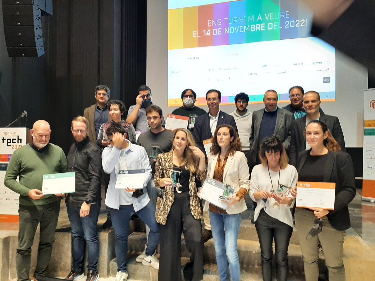 rvilablareix's tweet photo. Gràcies #premisetech pel reconeixent. Hem estat finalistes en tres categories i guanyadors en la millor iniciativa de marketing digital gironina per part del jurat. Felicitats a tots als afortunats i també, a tots als finalistes. Seguim creixent. 107.5 FM 📻 https://t.co/uyEttq2f7n