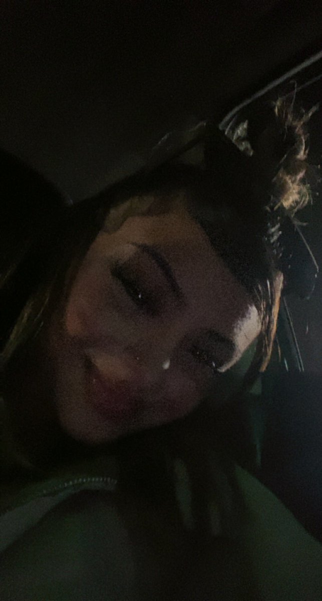 cloeebitcchh's tweet photo. sometimes I smile 🤷🏻♀️🤷🏻♀️😂 #shmacked https://t.co/83zjciCkyZ