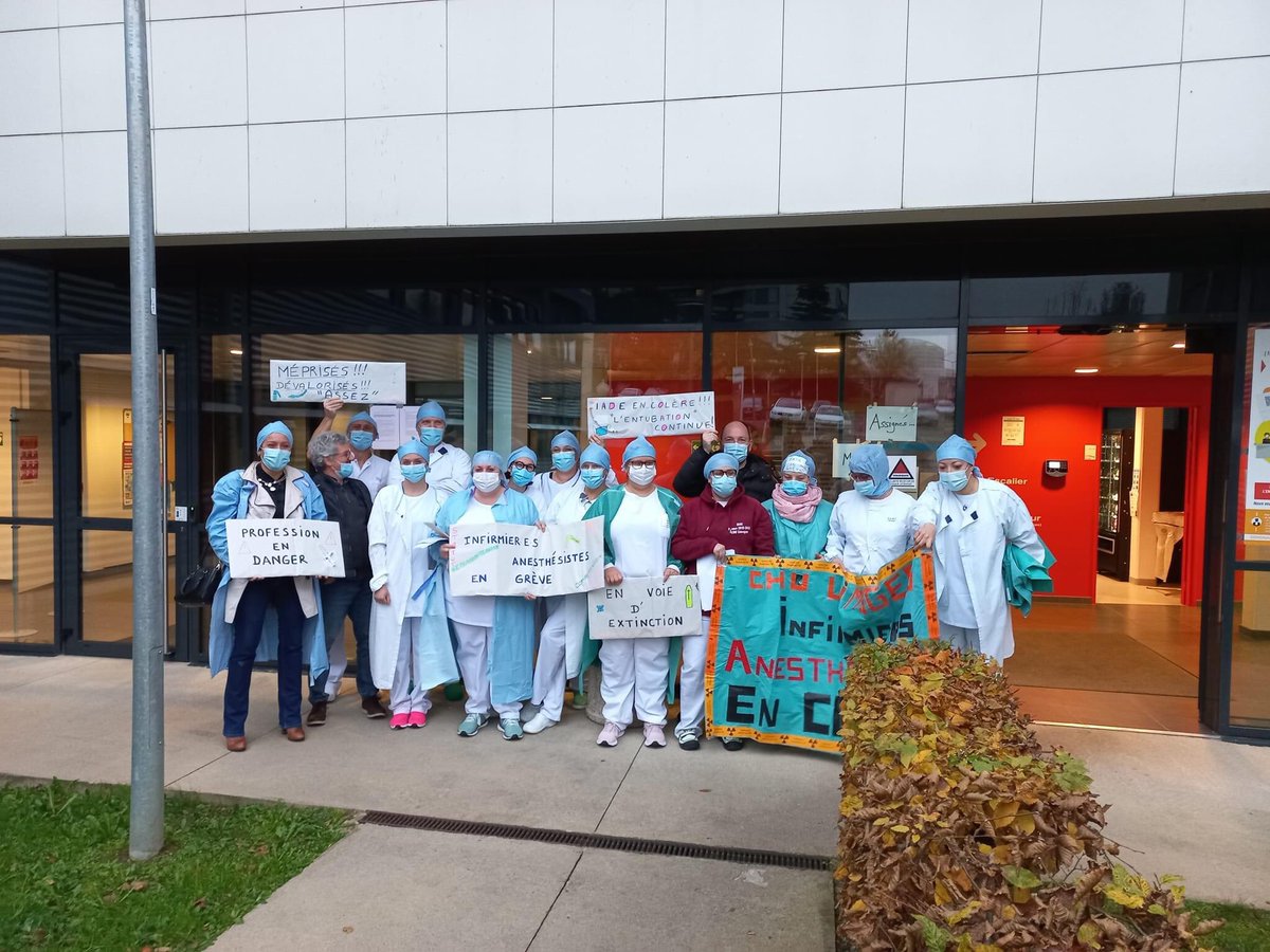 SNIA75's tweet photo. Les infirmiers-anesthésistes #IADE ont entamé leur 3ème semaine de grève pour la reconnaissance statutaire de leur profession. #IADEenPratiqueAvancée #AMPA https://t.co/nD9RDt9jbu