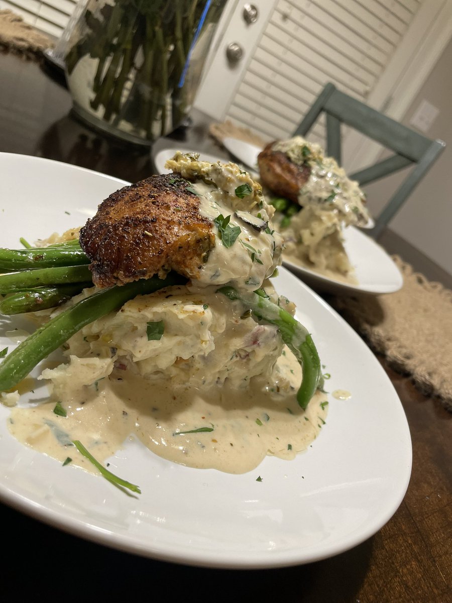 ChefMalik95's tweet photo. Haven’t been on here lately but I’m still doing what I do best #ChefLife #ChefMalik #bookNow https://t.co/VVnHElRs3B 
https://t.co/jINQq5qE5y https://t.co/21oWj6V879
