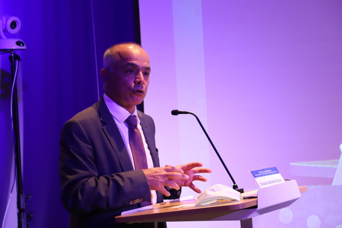 "La commission est éphémère, mais le débat doit se poursuivre de manière naturelle. Le consensus sur lequel les recommendations de ce modèle ont été vérifiées semblent dire qu’il y a possibilité de créer un pacte réel avec les acteurs" Chakib Benmoussa, Président de la <a href="/CSMDMaroc/">اللجنة الخاصة بالنموذج التنموي</a>