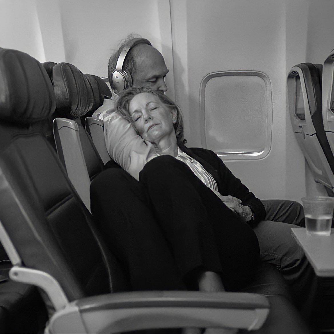 لايشيب الوفاء حتى لو شاب العمر فيهم ،اللهم وداً نشيبُ بهِ ولا يشيب بنا