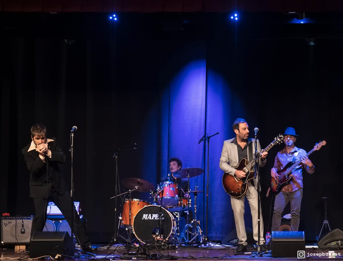 idea_gc's tweet photo. Fantàstic Concert de la #TotaBluesBand a la Sala d'Actes @Riudellots de la Selva.
Agraïment a l'Ajuntament de Riudellots per la seva confiança, tracte i aposta per la #Cultura.
📸 @JosepBurset
#Ideagc
#ViulaMúsica
#MúsicaenViu https://t.co/Pk0RZ2tjfY