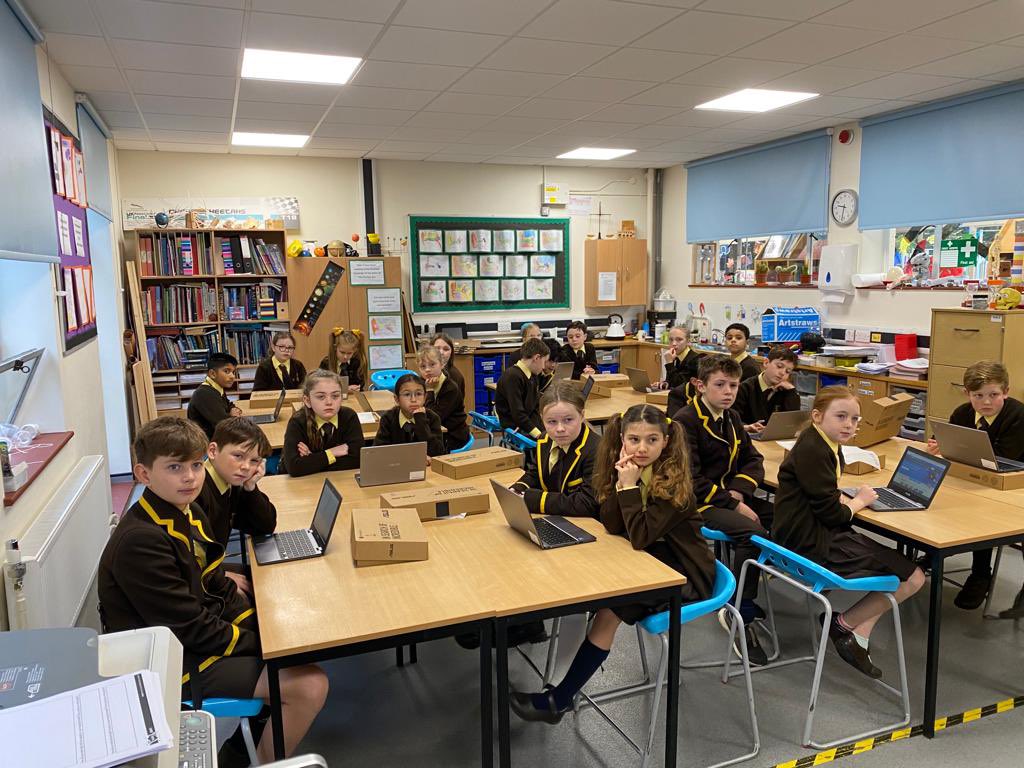 fromthepark's tweet photo. Year 5 enjoying their coding lesson today with @Digitaleagles #inthepark https://t.co/Dd7d0pBgnl