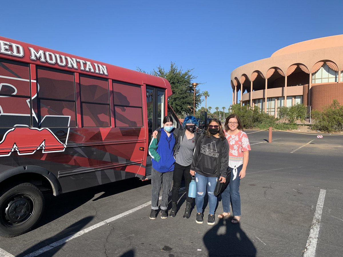 RMHS_APResearch's tweet image. Thank you @ASUResearch and Hayden Library Research Librarians for their wealth of knowledge, support in navigation of databases and for being awesome! Great opportunity for our AP Research Students and Biomedical Research Methods Students. Even got to see the secret garden!