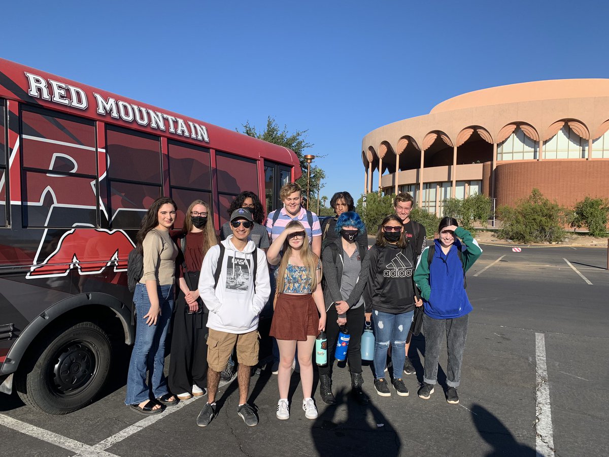 RMHS_APResearch's tweet image. Thank you @ASUResearch and Hayden Library Research Librarians for their wealth of knowledge, support in navigation of databases and for being awesome! Great opportunity for our AP Research Students and Biomedical Research Methods Students. Even got to see the secret garden!