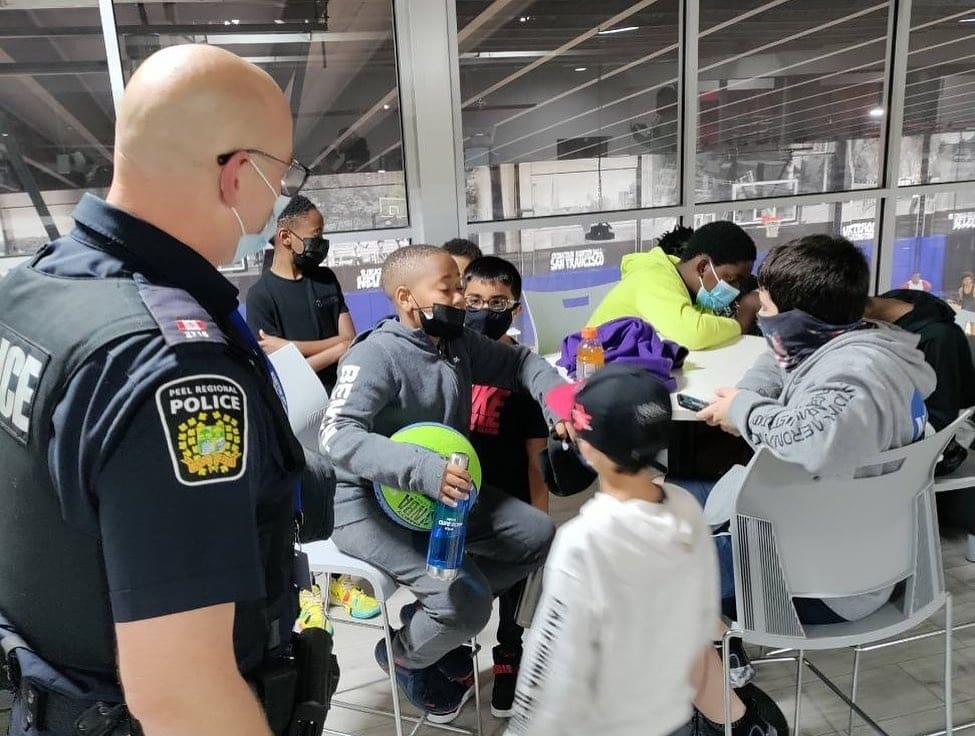 COPSandKIDSca's tweet photo. If you invest in kids, you can’t have anything else but a better tomorrow! 

Thanks for believing in ProAction's work. Amazing programs like this are possible because of you! 🙌 

Here are some highlights from The Bramalea Knights Afterschool Mentorship &amp; Basketball Program! https://t.co/Lh3QTqqbsP