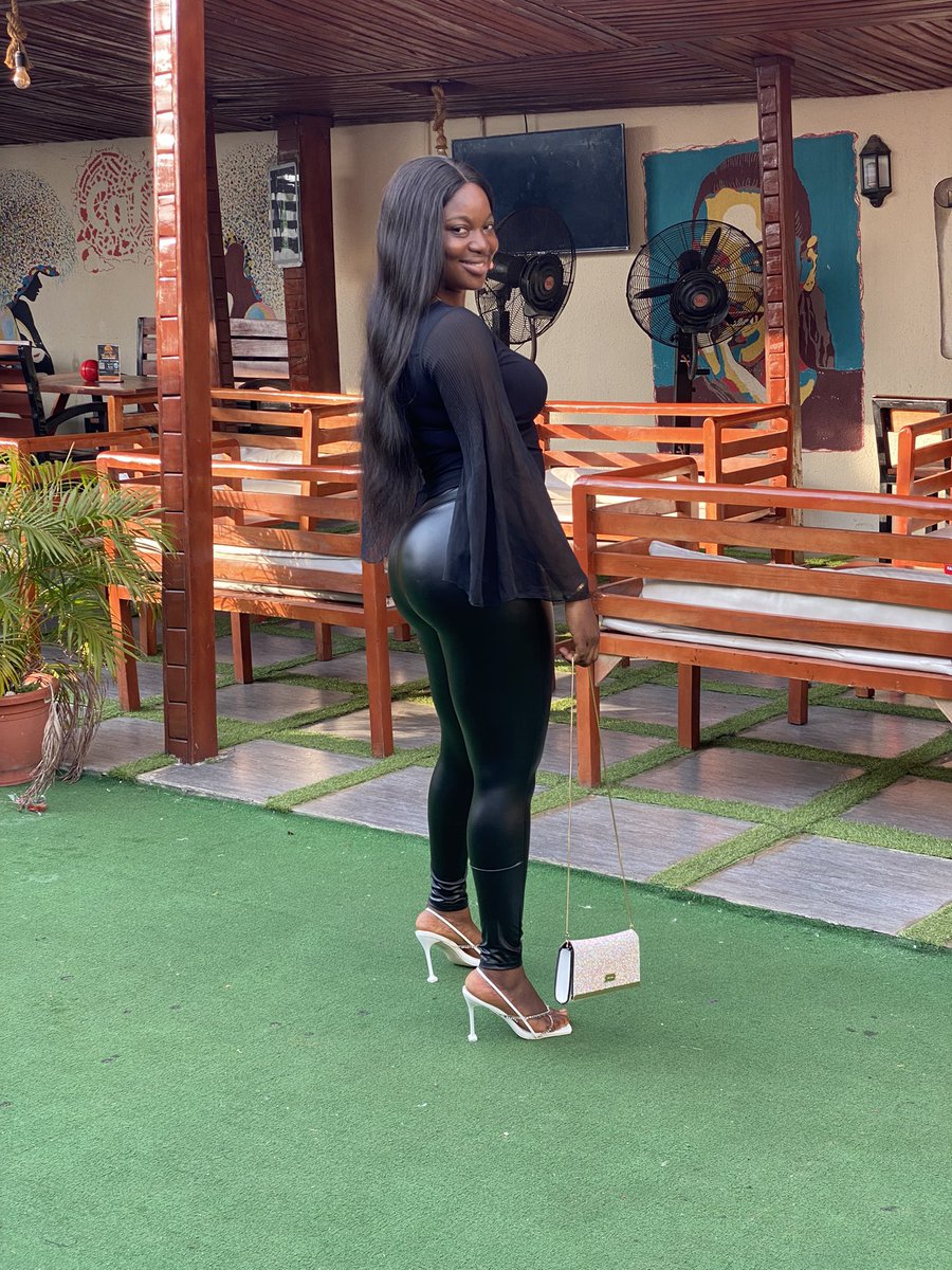 auntyajoke_'s tweet photo. My convocation outing 😍 https://t.co/fCNDqax9Tj