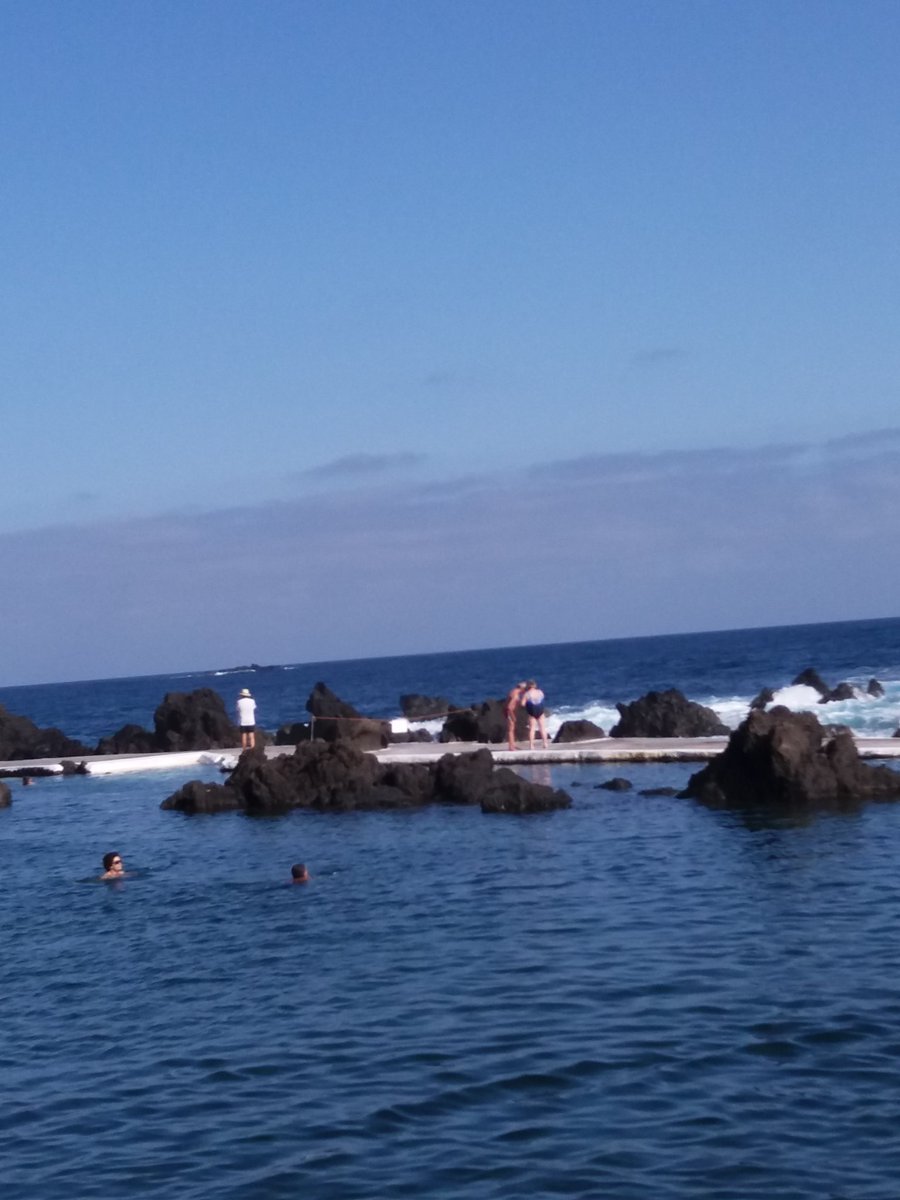 PaulaFr38173328's tweet photo. @Gavo_Rock This is close to that spot but the photo was taken in Summer. #PortoMoniz
#Lavapools🌊🌊🌞😎 https://t.co/L0XPNFMFxJ