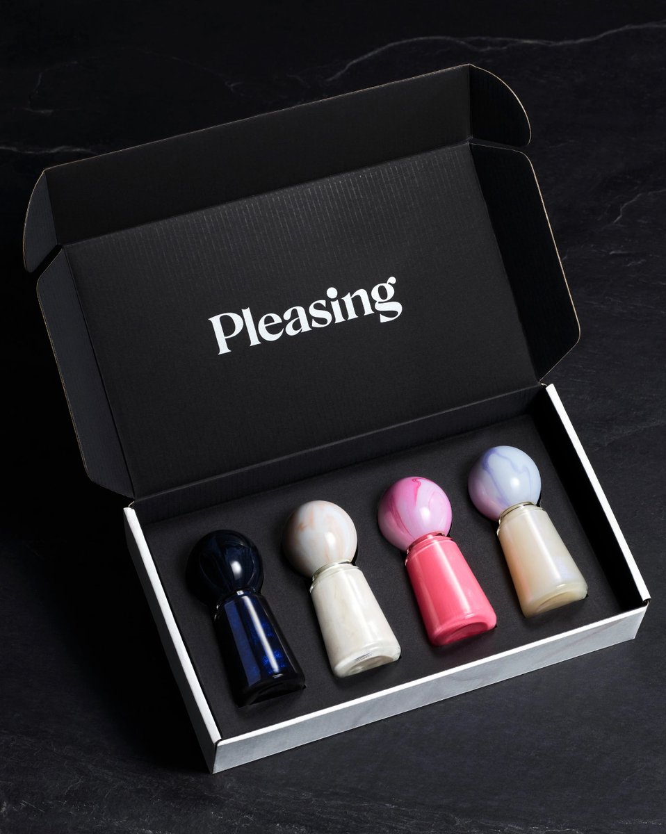 grapejuicebraes's tweet photo. PLEASING POLISH GIVEAWAY!!

hi! christmas is coming up soon so i wanna give away one perfect polish set!! <3 

TO ENTER:
- follow me
- rt &amp; reply (winner is chosen randomly from replies)

i will pick a winner and dm them once i receive the package in the mail! good luck <3 https://t.co/VoRImplSJK