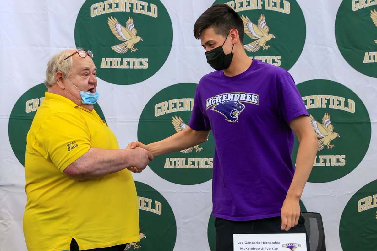 Greenfield_SD's tweet photo. On Sunday, November 14, 2021 the Greenfield Learning Community lost a coach, long-time community
advocate, and colleague. Coach Dale Schrank passed away surrounded by his family and loved ones. 

https://t.co/96LvaFvbsg https://t.co/DEVuwKdcB7