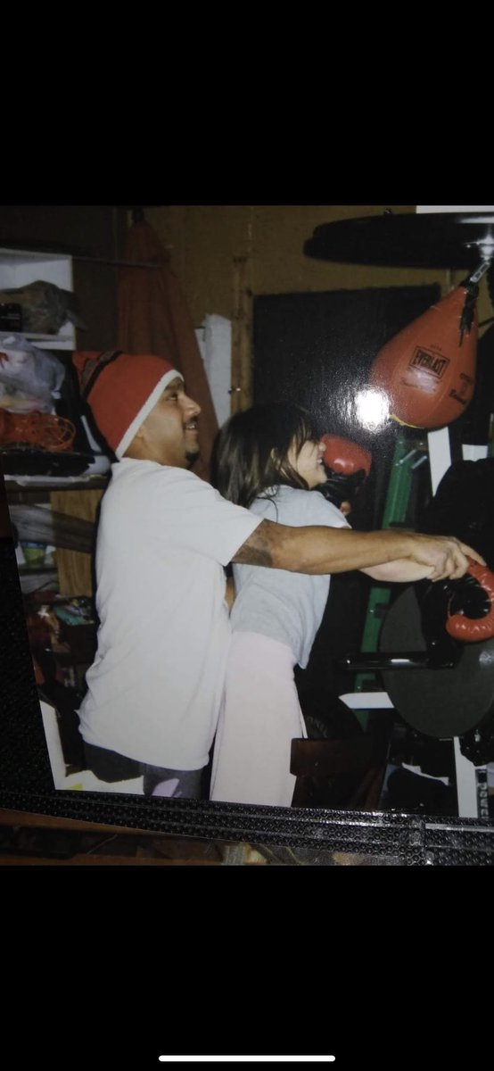 CesarMar209's tweet photo. My baby girls 21st birthday today! @AhumadaMercedez Daddys Girl FO LIFE in my Mack 10 voice!!!! Love you babe and wish you nothing but the WORLD 🌎 https://t.co/CGv9u5G5jo