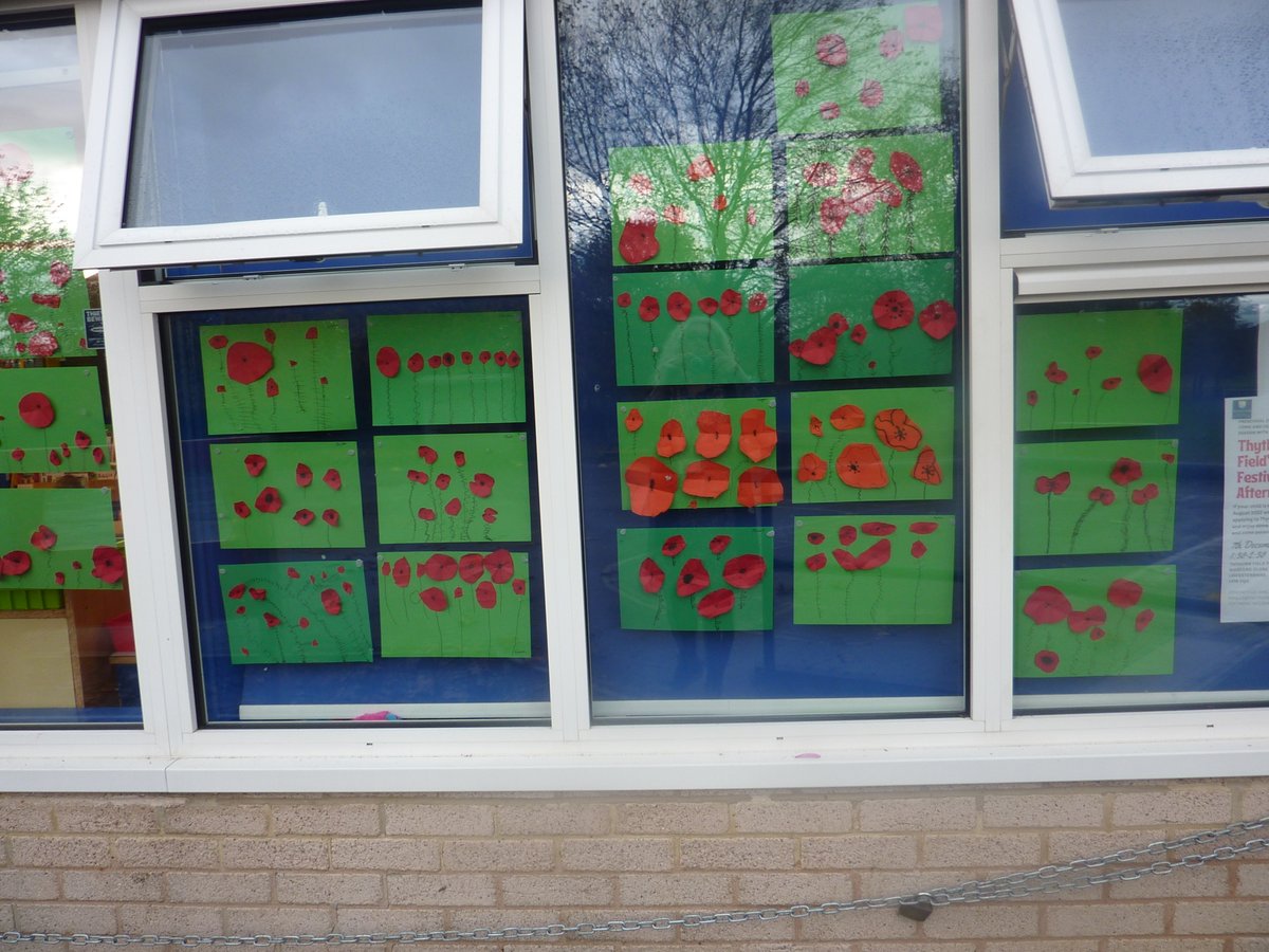 thythornfield's tweet photo. Year 2's 'Remembrance Day' poppy art work.
#werememberinNovember
#proudtobethythorn https://t.co/0oieQ4dZwI