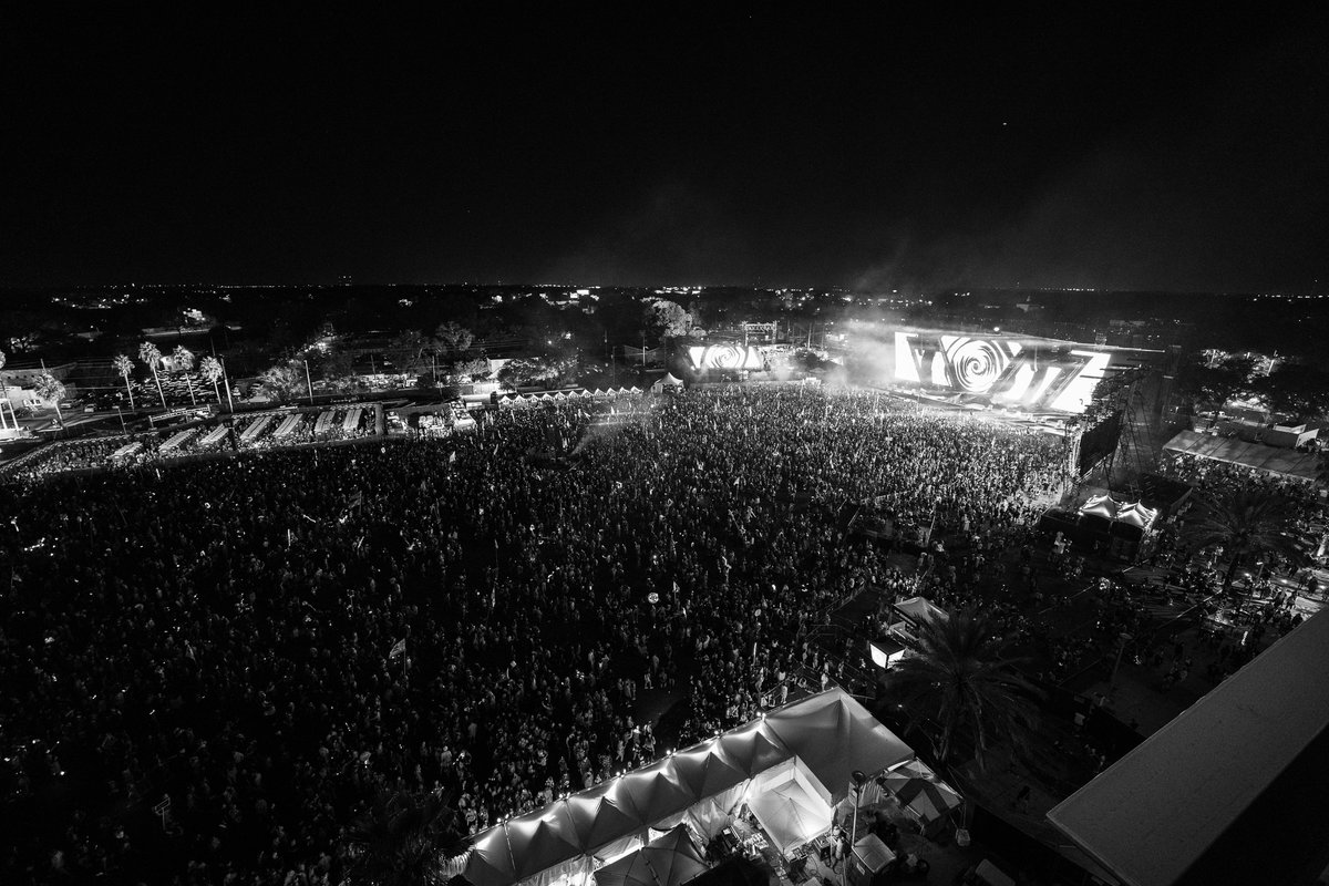gjonesbass's tweet photo. umm EDC Orlando was absolutely fucking insane https://t.co/f9iB5VFSqq