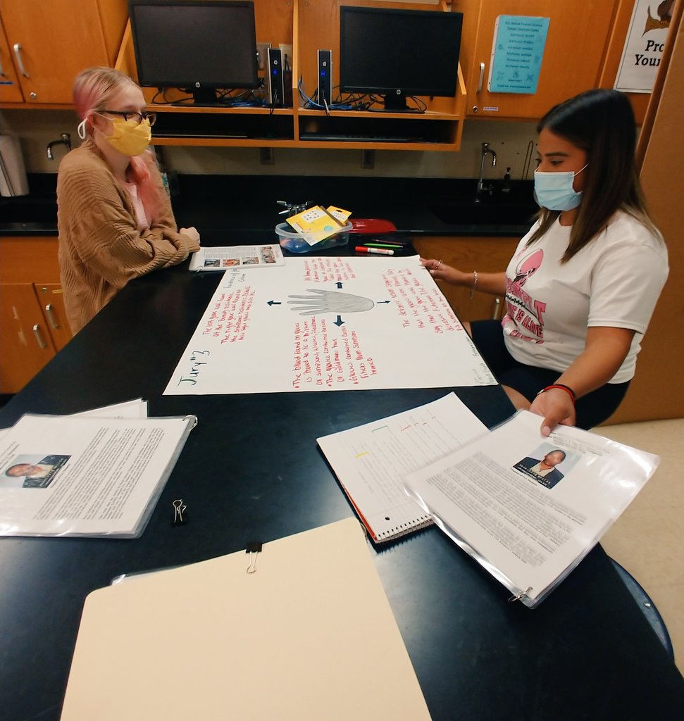 BarlowScience's tweet photo. Day 1 of OJ Simpson Evidence Examination Posters. Researching the integrity & security of the evidence before our mock trial. @WeAreTRHS #ForensicMockTrial #NEISD #ExpertWitness #MakeACase #NaturalTalenteveryoneofthem https://t.co/6WPcVQNlEc