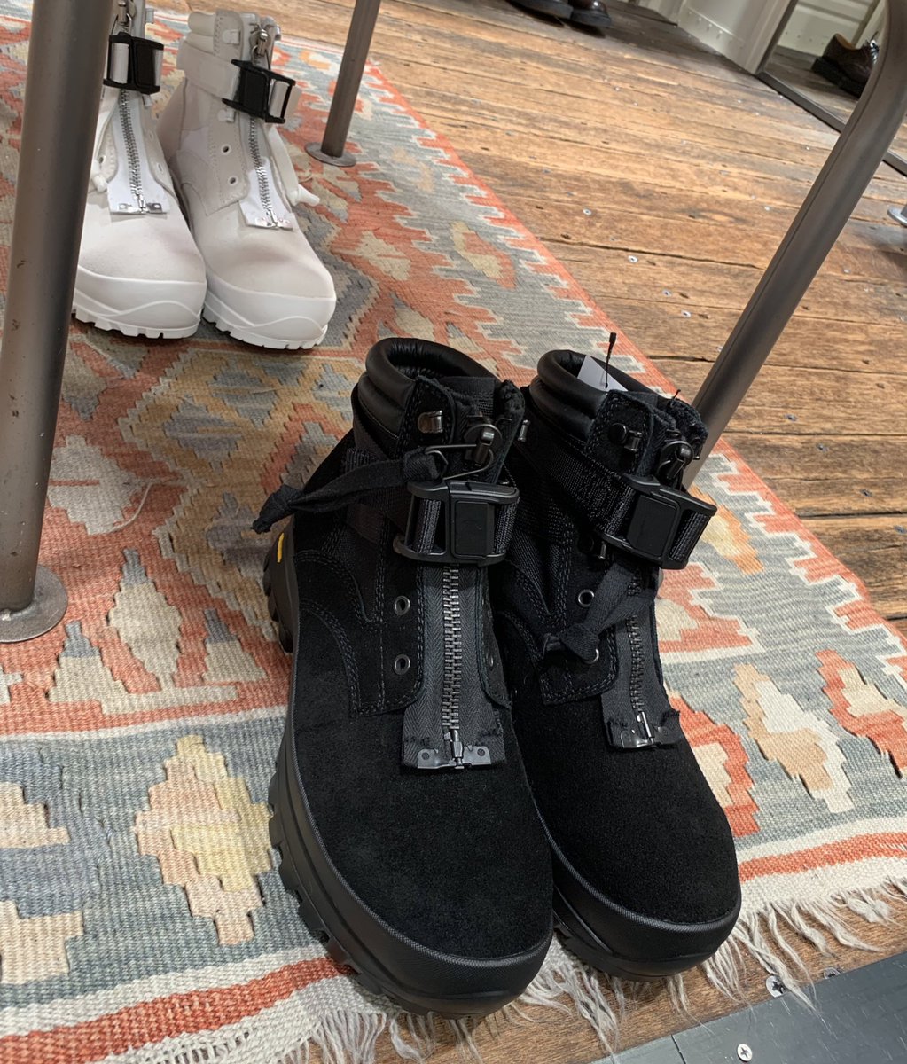 shonenjumping's tweet image. EVA puffer jacket and boots I Wont U….