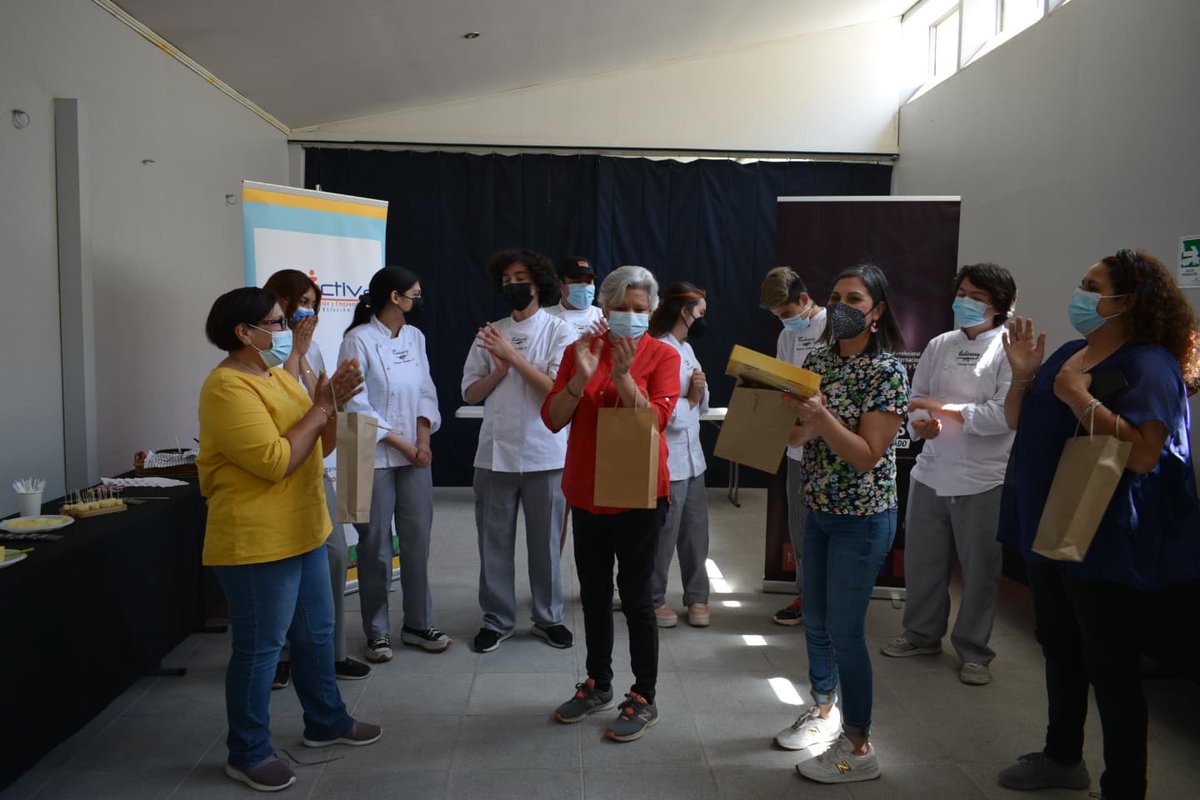 👏¡Felicitaciones!

El sábado cerramos el curso de amasandería que junto a @culinary llevamos a cabo.

Conversamos de lo aprendido y disfrutamos de las creaciones✨

¿Cuánt@s con ganas de más cursos como este? 

Los esperamos en nuestras actividades 🌱 #EstaciónCentral