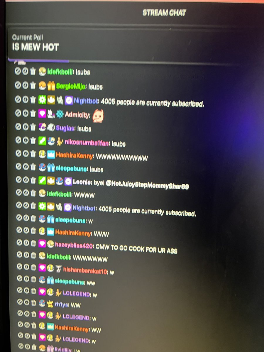 ttvMews's tweet photo. we just hit 4,000 subscribers on twitch… not even a week ago we were at 3,000.. I don’t deserve you guys. https://t.co/dzmtuRJlyj