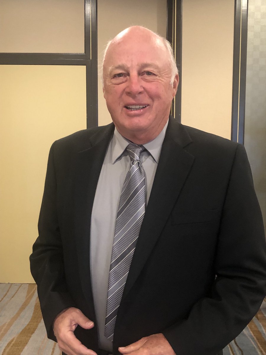 KellyHockeyHall's tweet photo. I am fortunate enough to have meet the great Gerry Cheevers (HHOF 1985) at the HHOF NHL media awards luncheon today. He made masks famous before 2020 did! 😷#cheesie https://t.co/70Iq0k3bQe