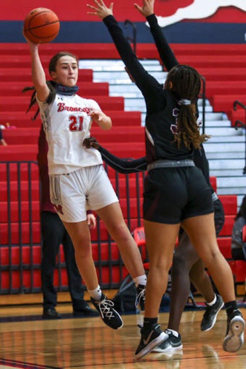 PCnowisthetime's tweet photo. Week 12 was BIG🙌 Time for the finalists for @VistaSportMedPT Athlete of the Week⏰

First up is @RileyKarah of @BBladybroncos!

Pushing the Broncos to a 3-1 record in the Dallas Mavericks Fall Classic, Karah averaged 12.3 PPG, 5 RPG, 1.8 STL, &amp; 1.3 BLK💪

#PCAOW #PCtrained https://t.co/nhJpqaPzFP