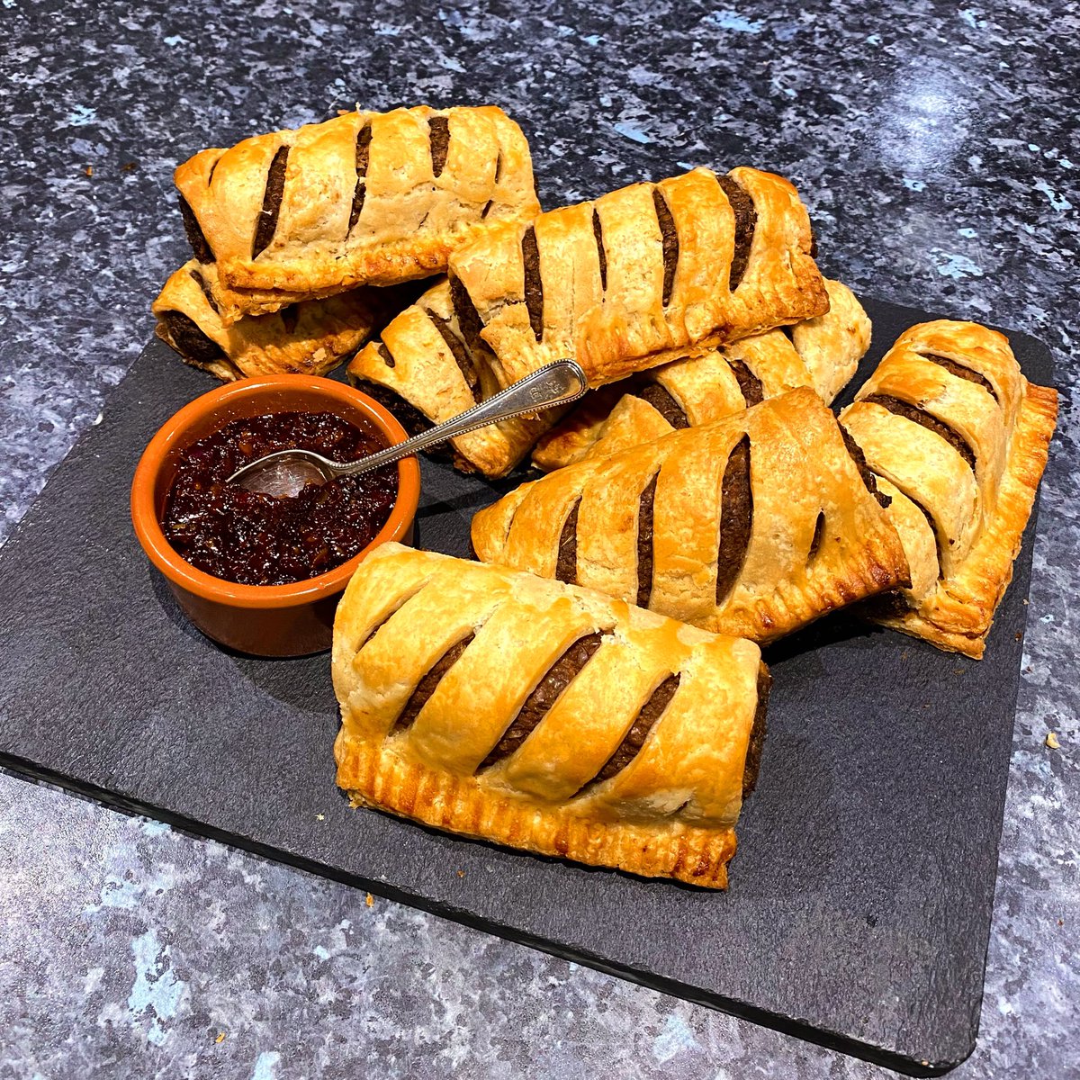 sezfreeman's tweet photo. Week 7 - Free-From Week: Prue’s Vegan Sausage Rolls #gbbo #gbbotechnicalchallenge #freefromweek https://t.co/NsOPtYvZ9e