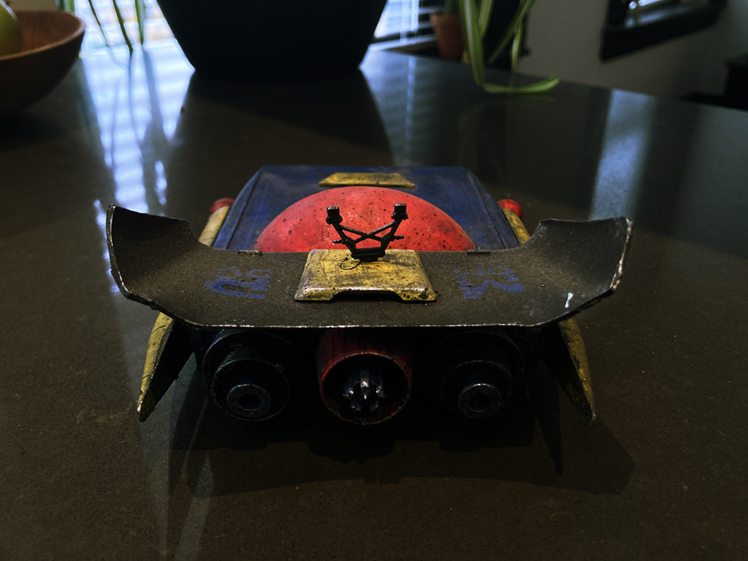 DuanesWorldArt's tweet photo. GM my little greebles!

WIP close-ups of the "Space Warper" Speeder. It's the 3rd speeder in the collection.

Speeders are scratch-built from vintage 70s 8-track tapes. 🖌️🎨🚀 https://t.co/dgtZG3y1IM