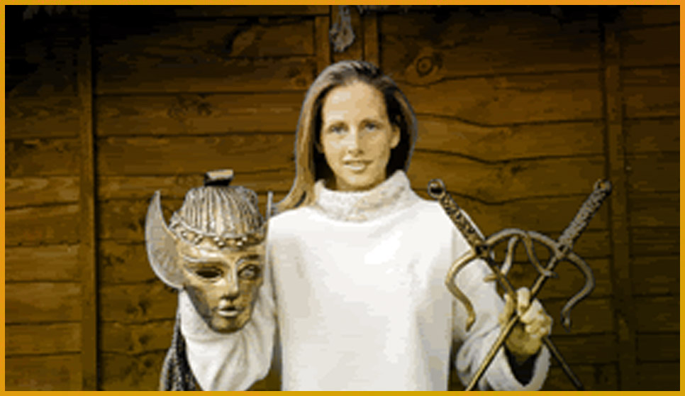 themummia's tweet photo. A #bts picture on a #monday of the #stuntcoordinator with #princessnefertiri's #sais and #mask #themummyreturns https://t.co/QkBGK6dw5O