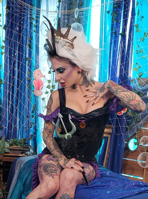 Sometimes I get to create some really kick-ass sets for some really kick-ass chicks! @omgitsjessielee<a href="/tag/littlemermaid"class="tags"><span>#littlemermaid</span></a><a href="/tag/comingsoon"class="tags"><span>#comingsoon</span></a><a href="/tag/cosplay"class="tags"><span>#cosplay</span></a><a href="/tag/underthesea"class="tags"><span>#underthesea</span></a>