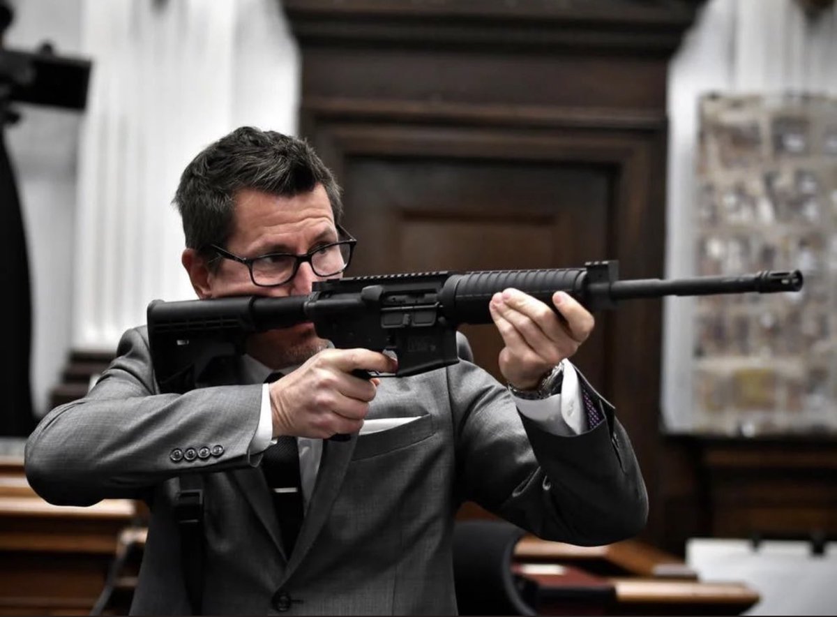 realNickMiles's tweet image. Binger: The AR-15 is a dangerous weapon. 

Also Binger: (Points towards people with finger on the trigger) 
#KyleRittenhouse #disbarbinger #Binger