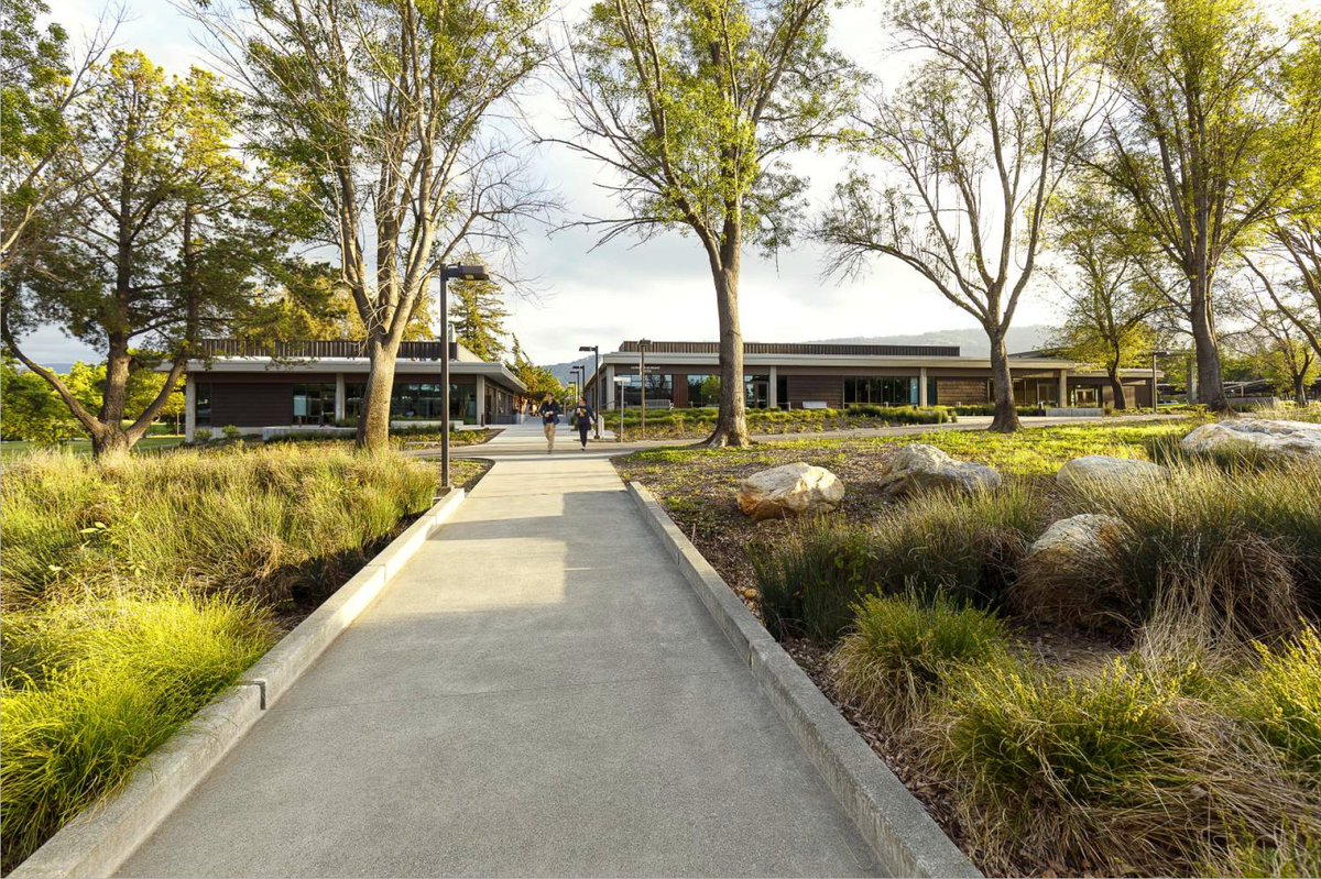 WestValleyCC's tweet photo. Visit https://t.co/4MifBhIE9K and plan your schedule for winter and spring today! Priority registration begins tomorrow. Can't wait to see you in-person and online. #gowvc #gowest https://t.co/DqlxDtsAUx