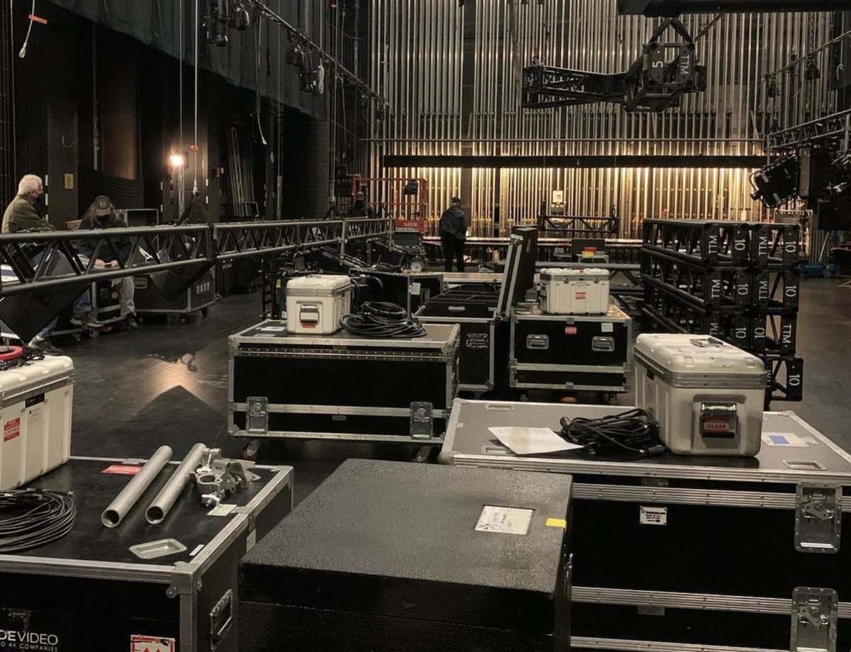 UNCPerformArts's tweet photo. It. Is. HAPPENING! 🥳
#AtmosphericMemory #LoadInDay https://t.co/konUIYQhaU