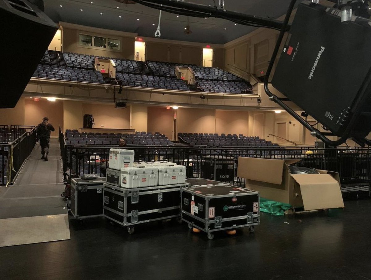 UNCPerformArts's tweet photo. It. Is. HAPPENING! 🥳
#AtmosphericMemory #LoadInDay https://t.co/konUIYQhaU