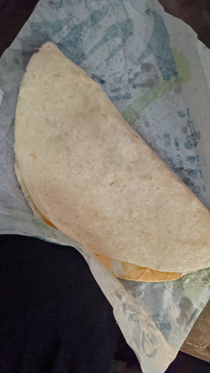 Ebbadiah's tweet photo. @tacobell  what the hell is this double steak grilled cheese burrito?? I ordered it spicy, no cheese, no jalapeno, no rice. Almost $6 for this??? https://t.co/rVTixZotJw