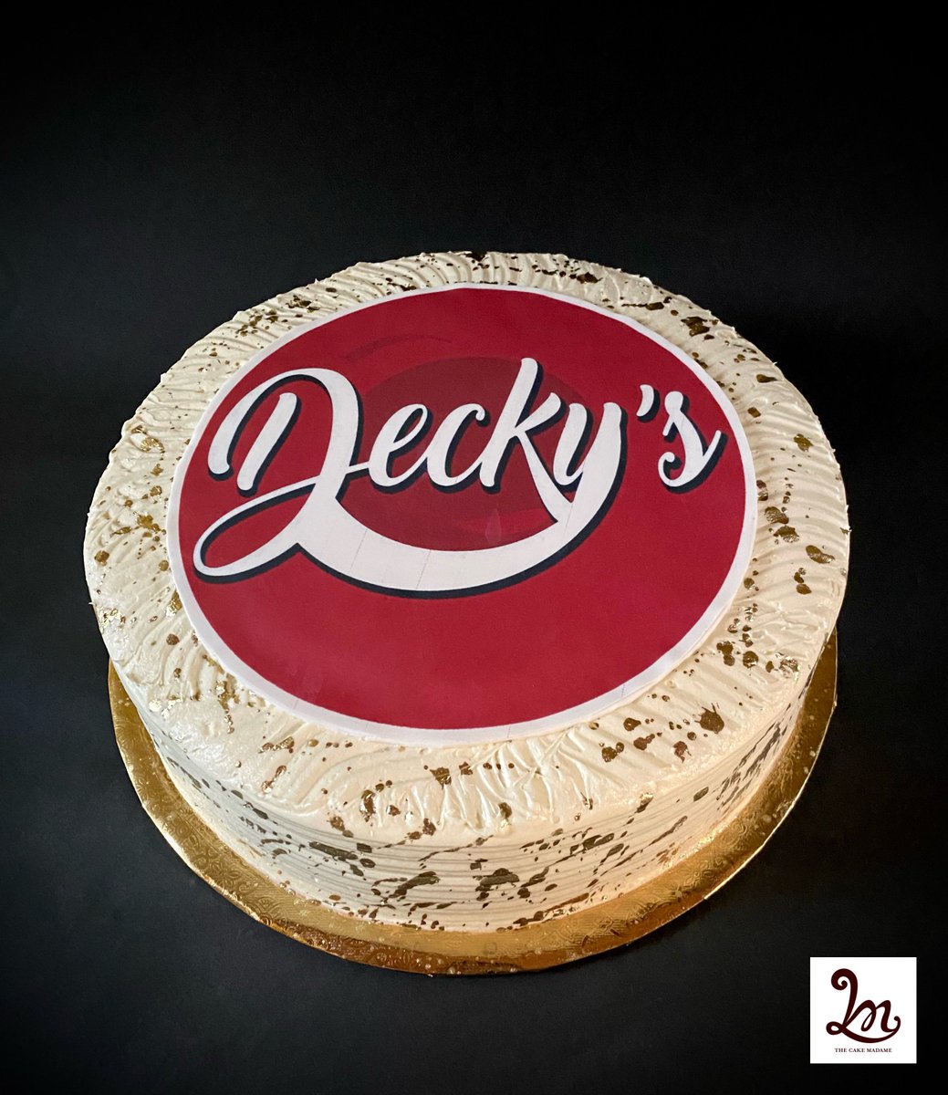 TheCakeMadame's tweet photo. Wishing the @deckysatowp family a hearty congratulations on their opening and tons of success! They celebrated with this 2 layered orange sponge and red velvet with cream cheese frosting!
#CelebrationCake #OrangeSponge #RedVelvet #CreamCheeseFrosting #EdiblePrint #Cakegasm https://t.co/MmefQE7K0p