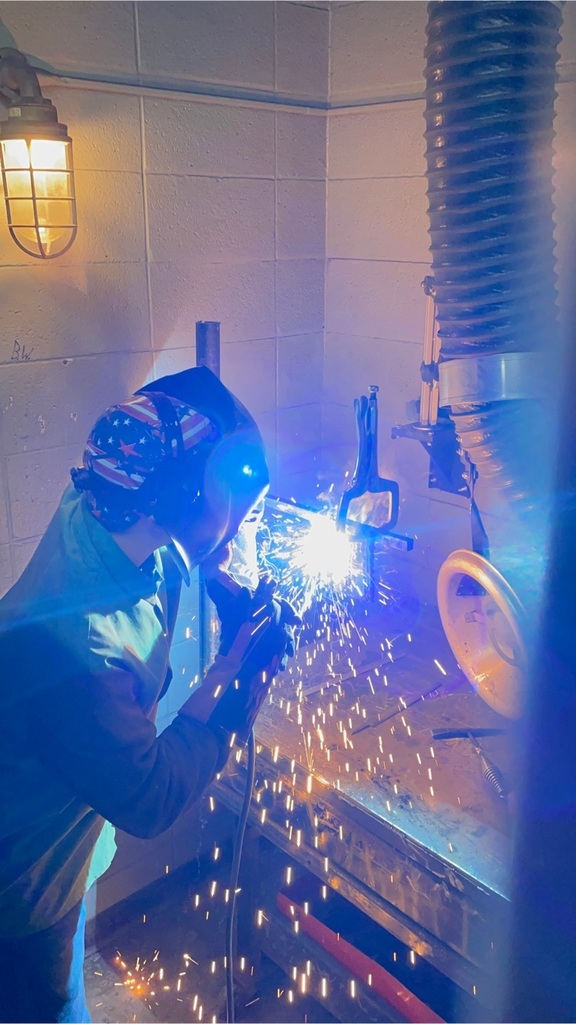 WCC_Warren's tweet photo. Walker Week - Day One Fun Facts: WCC is one of 53 Area Vocational Districts in Indiana. WCC is home to 25 Career Programs. WCC offers over 20 Industry based certifications. WCC has over 200 students a year earn Industry based certifications. #WalkerWeek https://t.co/lxCSI82R4L