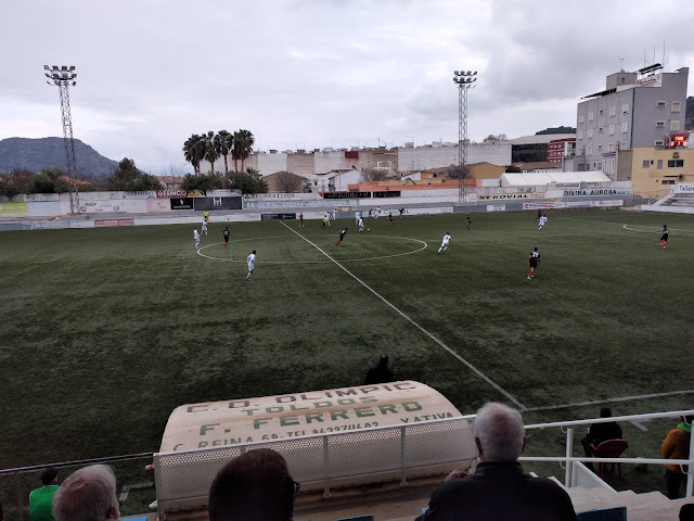 LaFrontalArea1's tweet photo. Bona nit. Ací els oferim els resultats finals i els golejadors dels partits que es van jugar durant el cap de setmana passat:

https://t.co/q1Ds3vr3Qr

@Atzeneta_UE @AyoFernandez10 @JoeWin_98 @javi98_bng @siabeniganim @OlleriaC @racingxativa @CdLlosa @andonillosa9 @andreeeu10 https://t.co/r96wC7VyAF